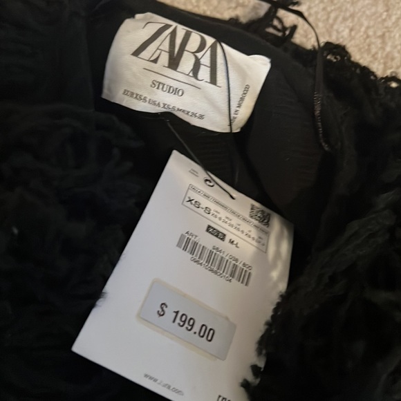 Zara WOOL BLEND FRINGED CAPE - Picture 7 of 7